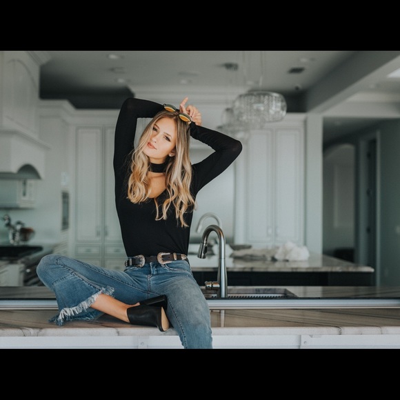 Meet your Posher, Sarah - Picture 2 of 5